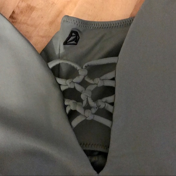 Sold ✅ NWT Volcom one piece swimsuit plunge - Picture 9 of 15